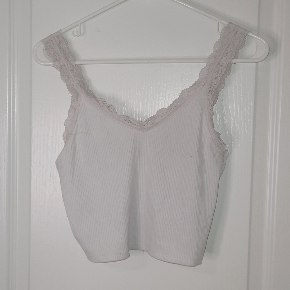 Size: Med. American eagle white lace strap crop top